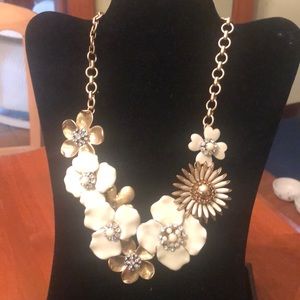 Stella &Dot statement necklace